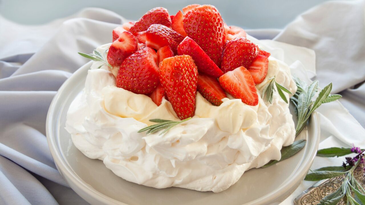 Strawberry Pavlova - seasonalsimplelife.com